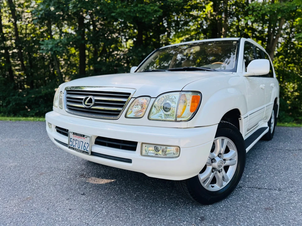 2003 Lexus LX 2nd Gen - Image 13 of 31