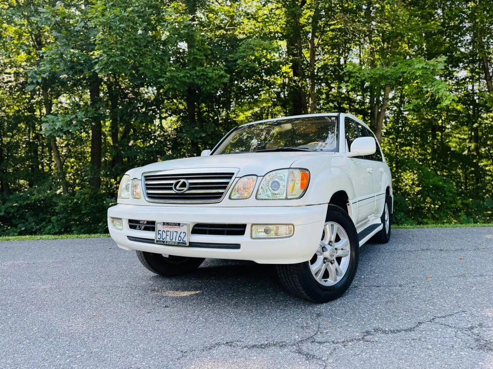 2003 Lexus LX 2nd Gen - Image 12 of 31