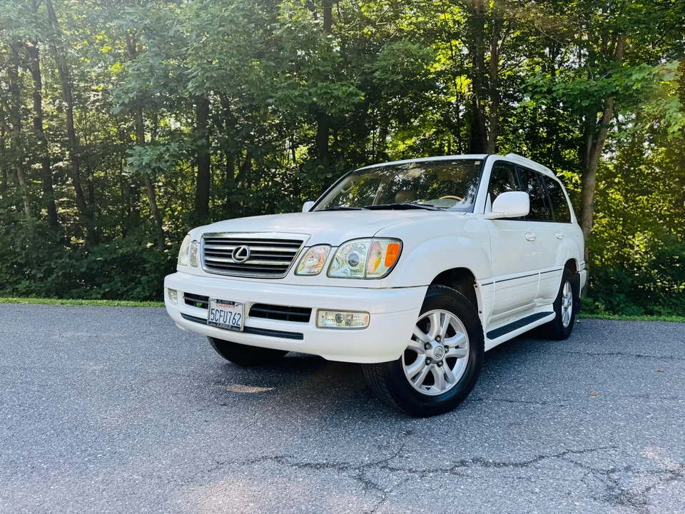 2003 Lexus LX 2nd Gen - Image 10 of 31