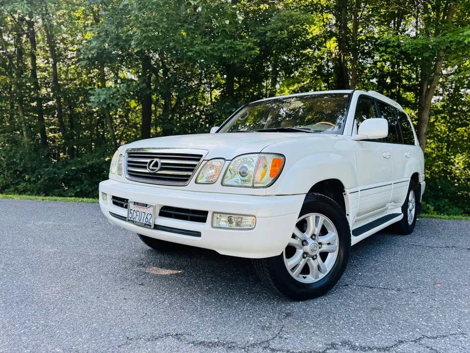 2003 Lexus LX 2nd Gen - Image 9 of 31