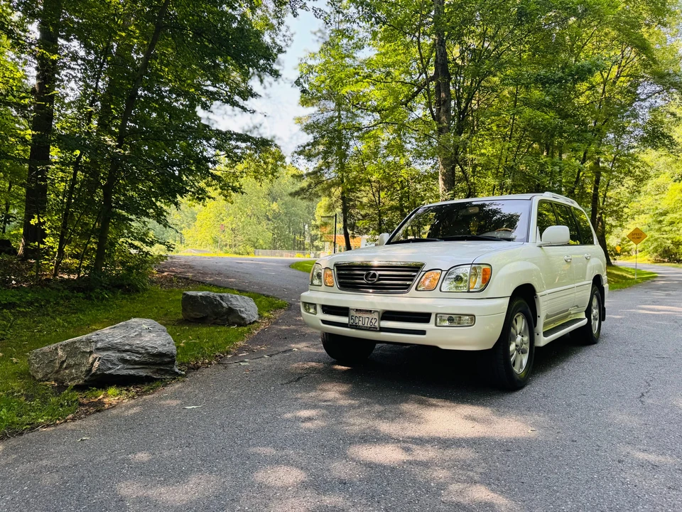 2003 Lexus LX 2nd Gen - Image 8 of 31