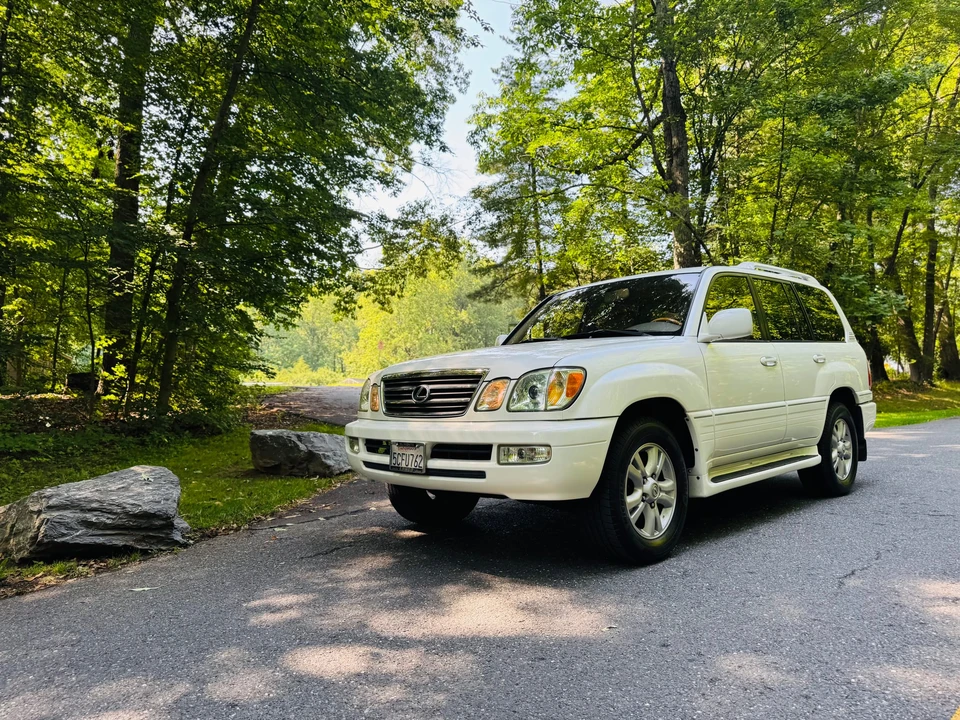 2003 Lexus LX 2nd Gen - Image 6 of 31