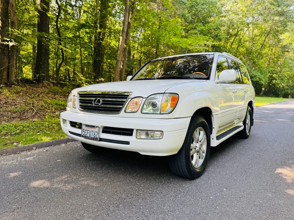2003 Lexus LX 2nd Gen - Image 5 of 31