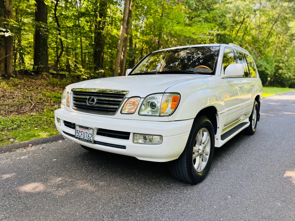 2003 Lexus LX 2nd Gen - Image 4 of 31