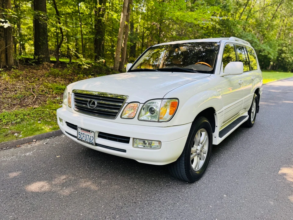 2003 Lexus LX 2nd Gen - Image 3 of 31
