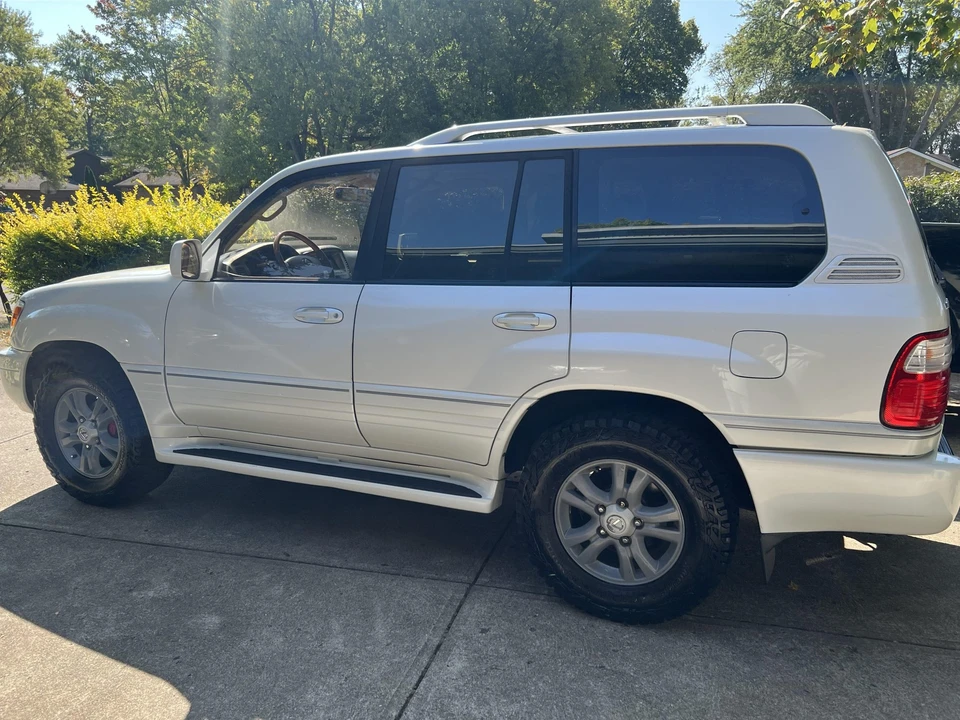 2003 Lexus LX 2nd Gen - Image 29 of 31