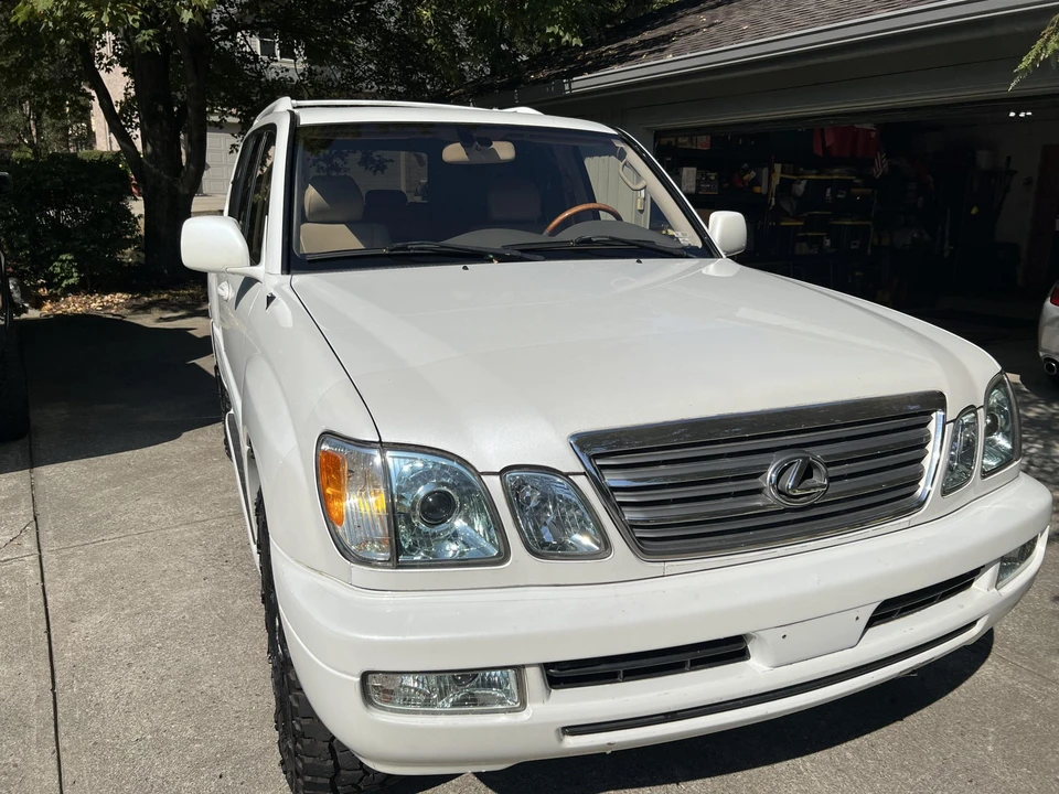 2003 Lexus LX 2nd Gen - Image 16 of 31