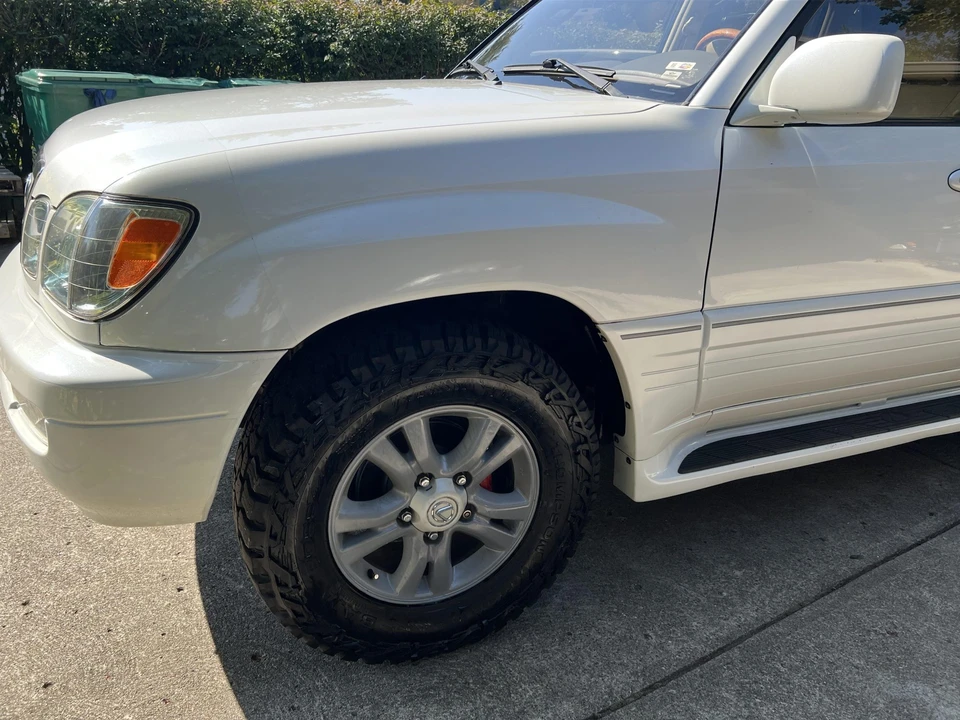 2003 Lexus LX 2nd Gen - Image 24 of 31
