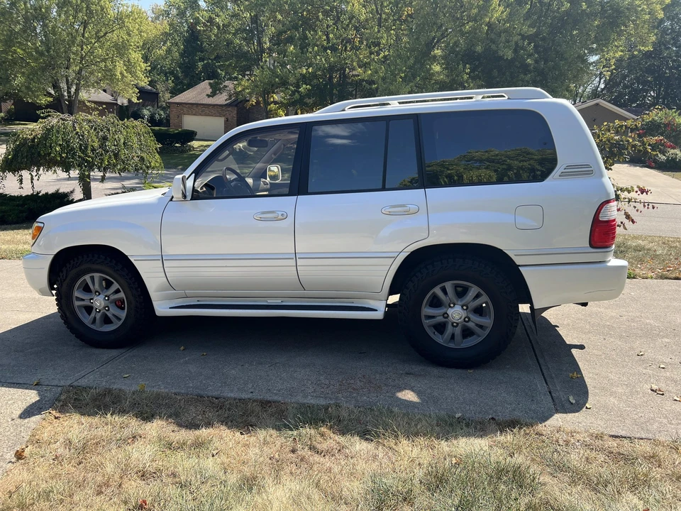 2003 Lexus LX 2nd Gen - Image 7 of 31
