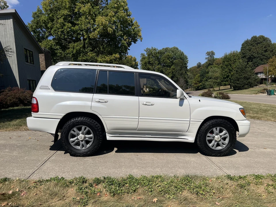 2003 Lexus LX 2nd Gen - Image 13 of 31
