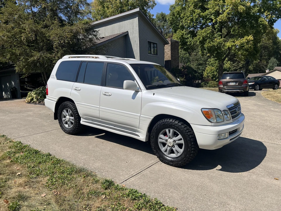 2003 Lexus LX 2nd Gen - Image 14 of 31
