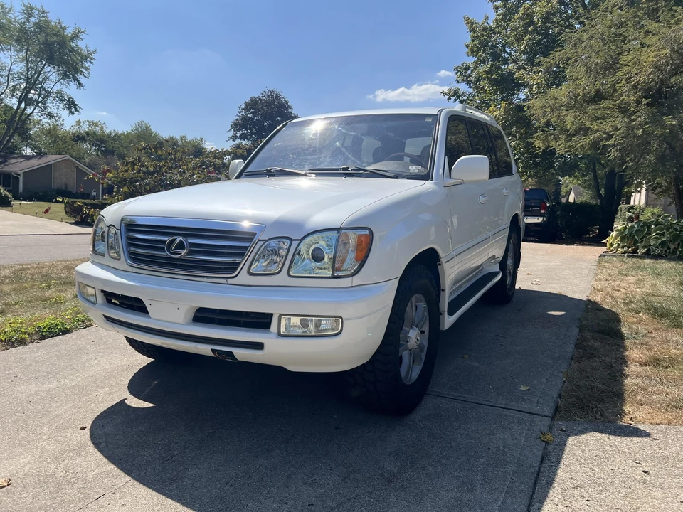 2003 Lexus LX 2nd Gen - Image 4 of 31