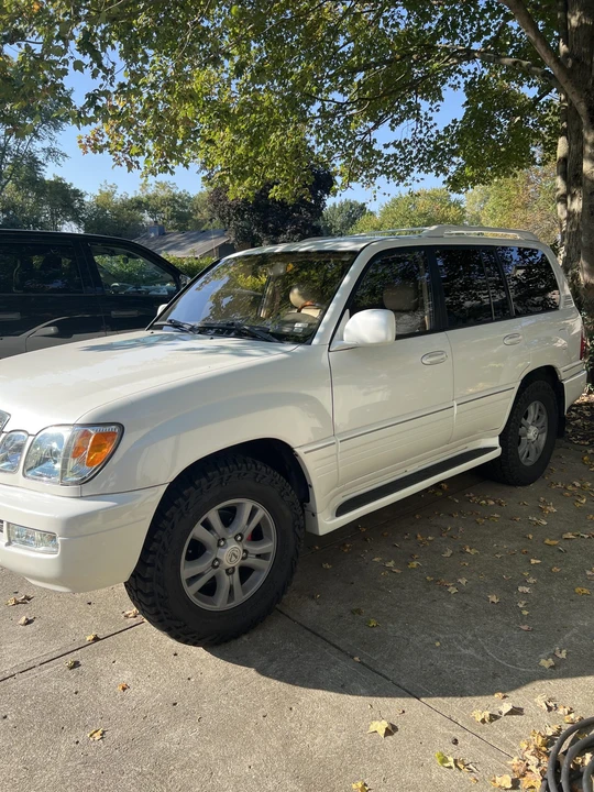 2003 Lexus LX 2nd Gen - Image 25 of 31