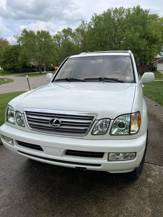 2003 Lexus LX 2nd Gen - Image 2 of 31