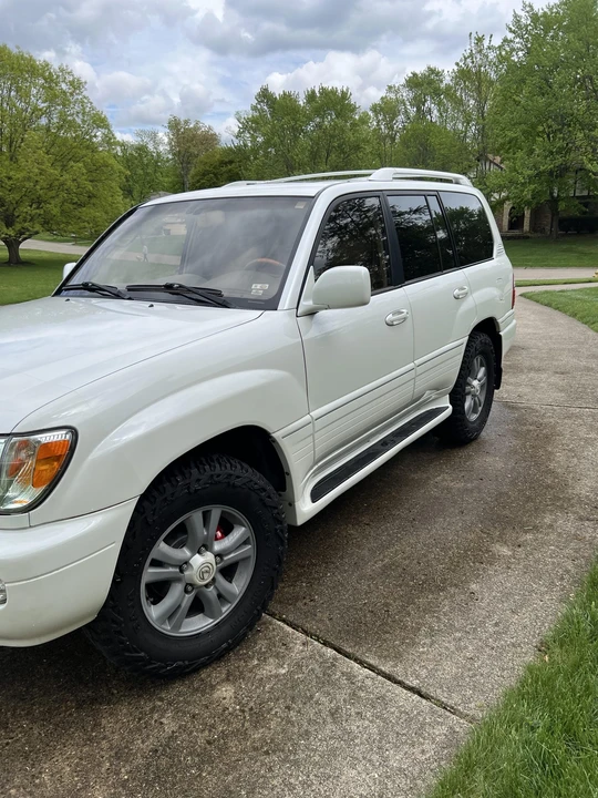 2003 Lexus LX 2nd Gen - Image 26 of 31