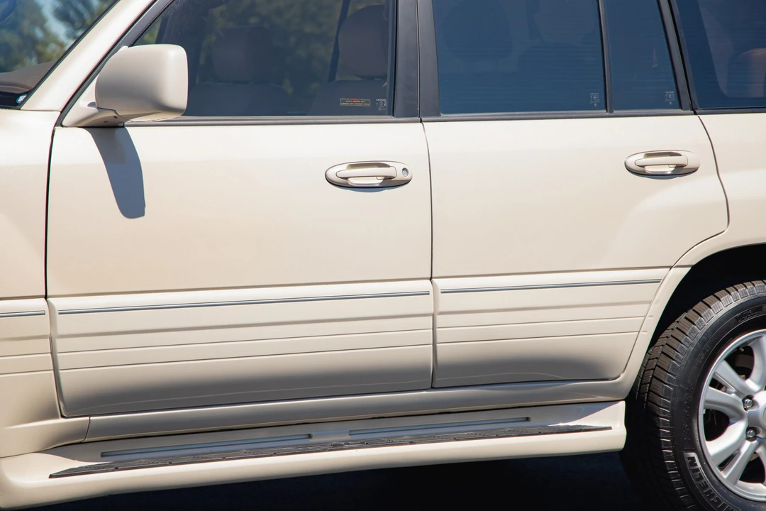 2003 Lexus LX 2nd Gen - Image 20 of 31