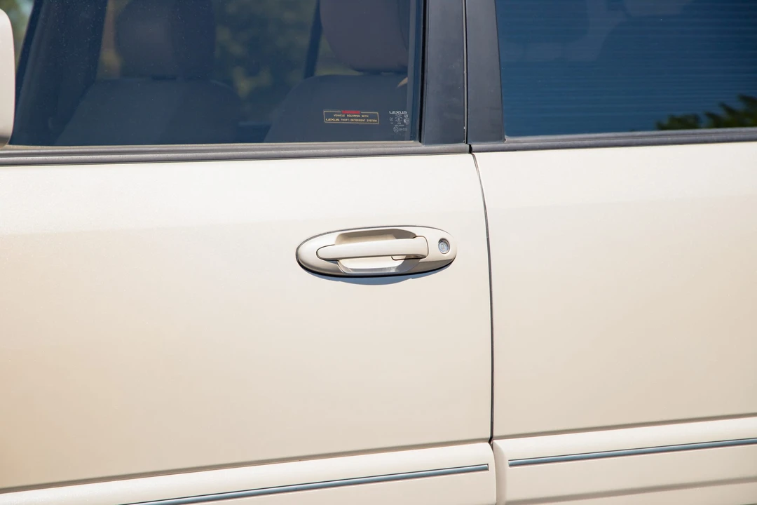 2003 Lexus LX 2nd Gen - Image 23 of 31