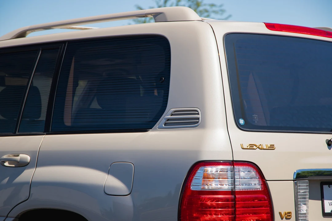 2003 Lexus LX 2nd Gen - Image 30 of 31