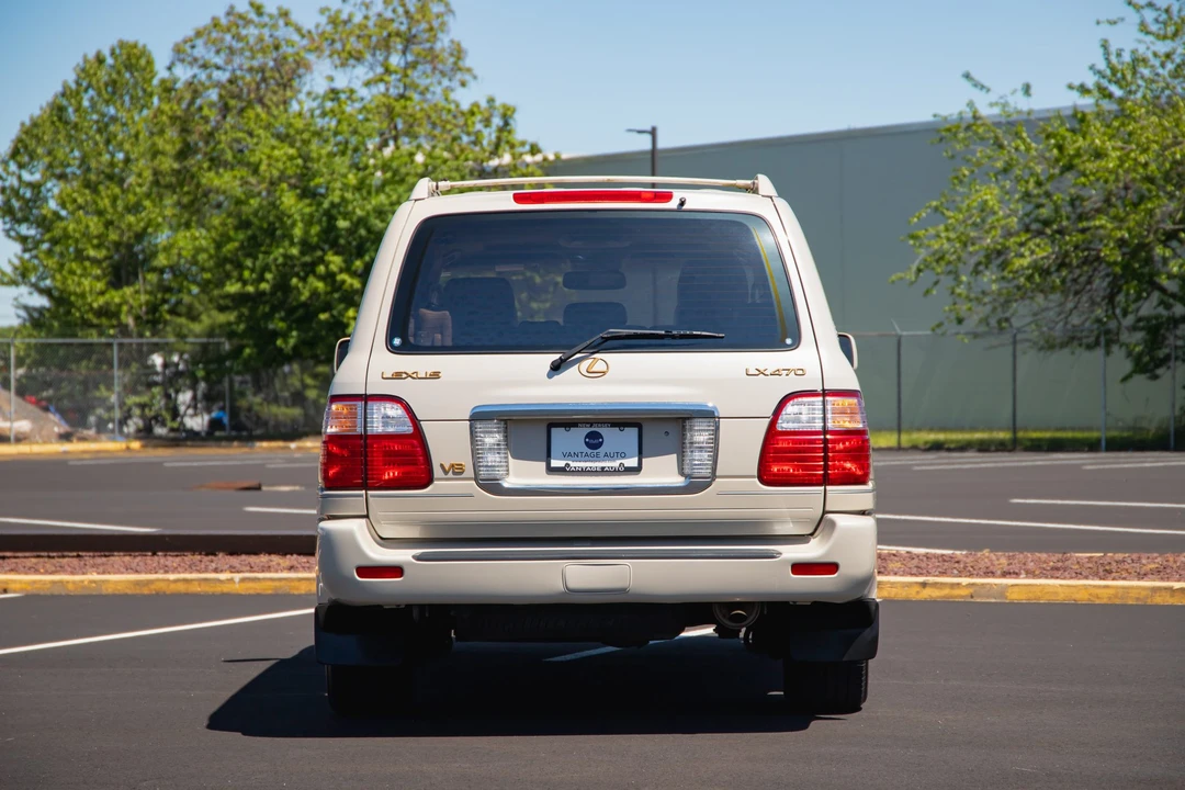 2003 Lexus LX 2nd Gen - Image 5 of 31