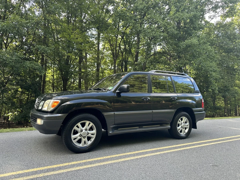 2003 Lexus LX 2nd Gen - Image 6 of 31