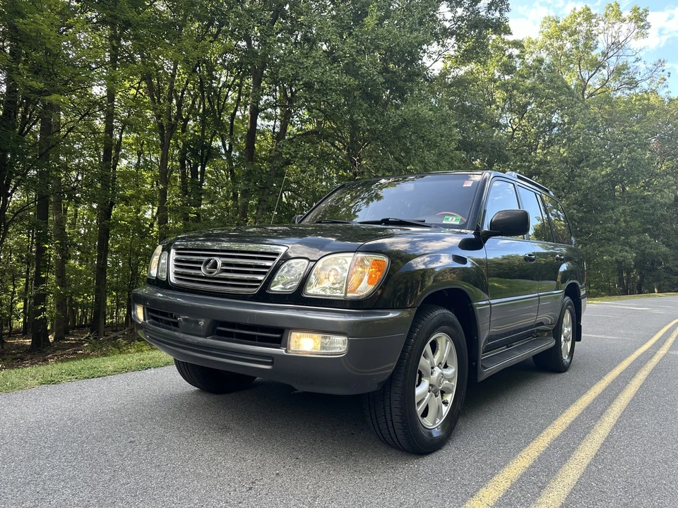 2003 Lexus LX 2nd Gen - Image 2 of 31