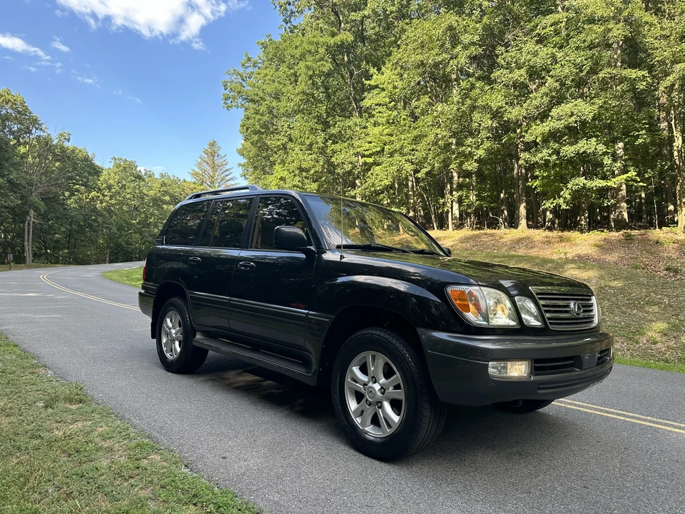 2003 Lexus LX 2nd Gen - Image 19 of 31