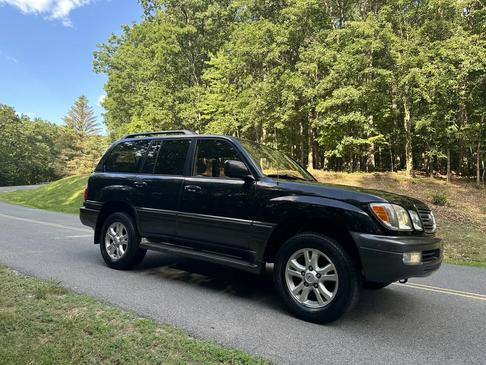 2003 Lexus LX 2nd Gen - Image 18 of 31