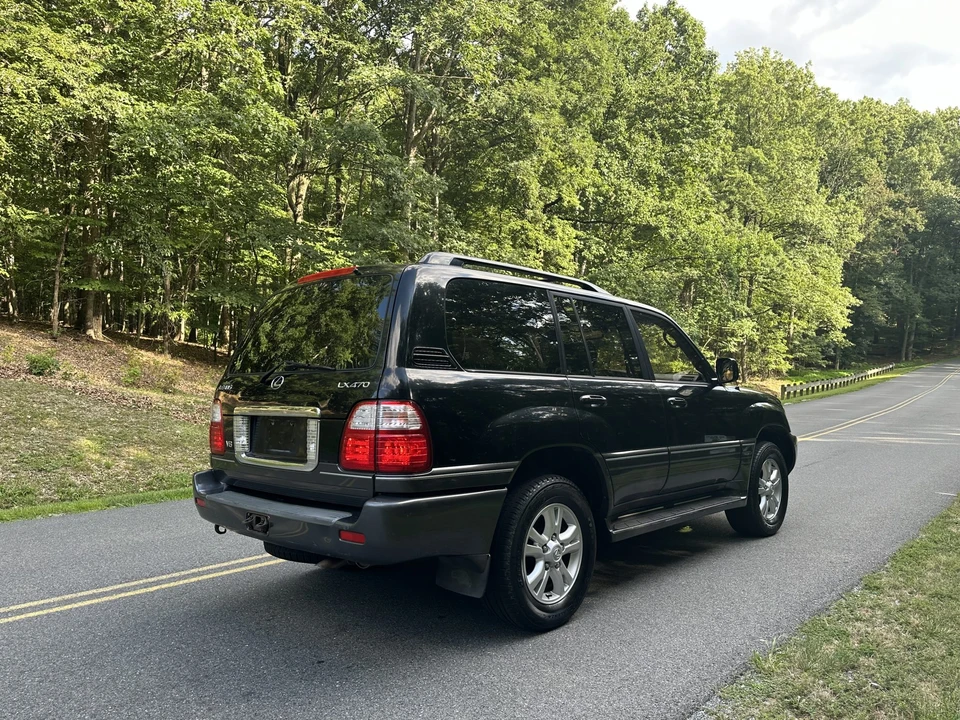 2003 Lexus LX 2nd Gen - Image 15 of 31