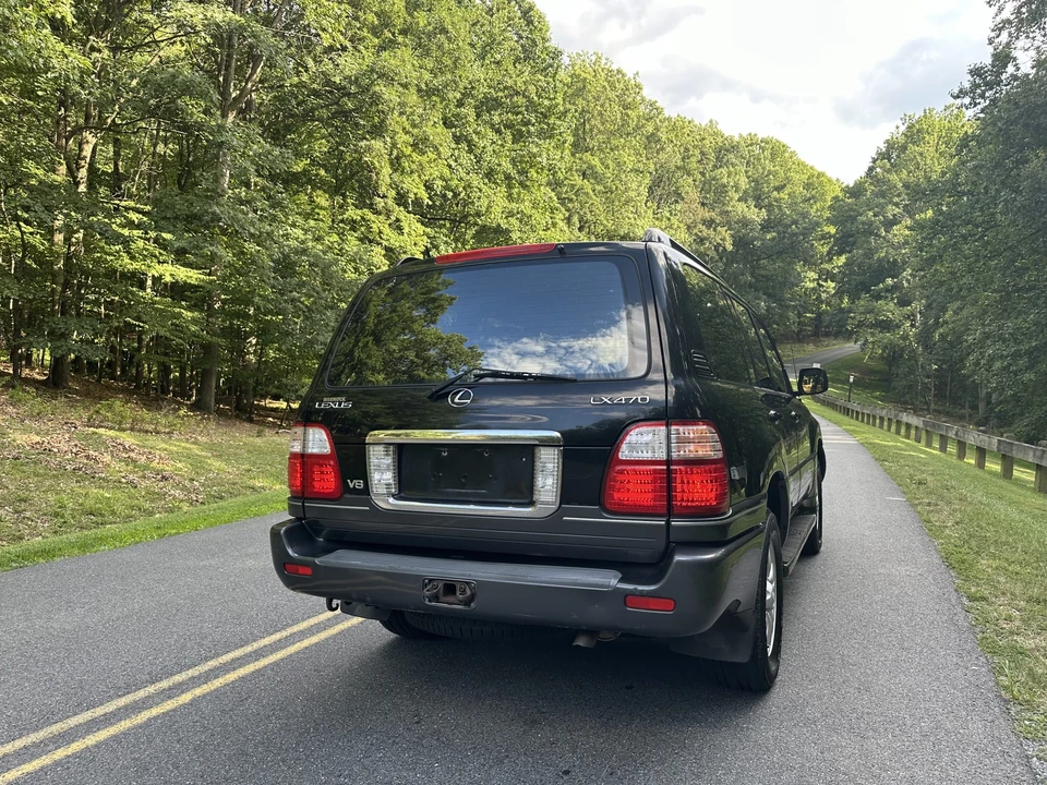 2003 Lexus LX 2nd Gen - Image 14 of 31
