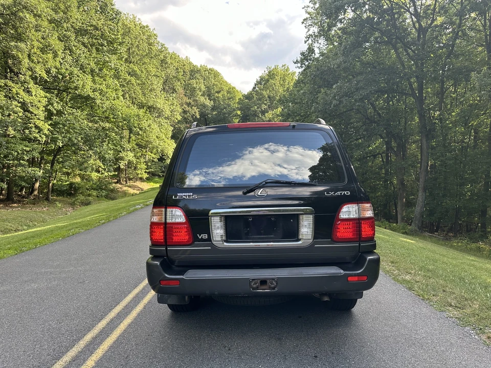2003 Lexus LX 2nd Gen - Image 13 of 31