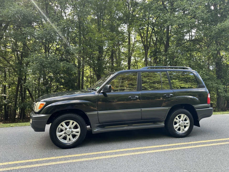 2003 Lexus LX 2nd Gen - Image 8 of 31