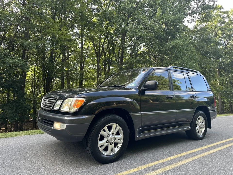 2003 Lexus LX 2nd Gen - Image 5 of 31