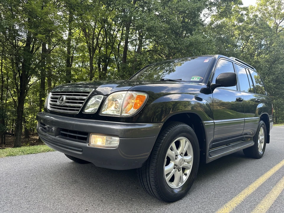 2003 Lexus LX 2nd Gen - Image 3 of 31
