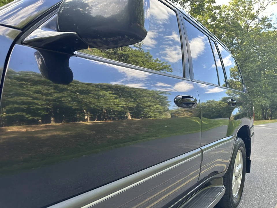 2003 Lexus LX 2nd Gen - Image 27 of 31