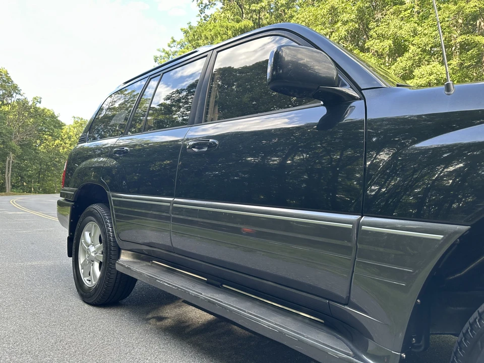 2003 Lexus LX 2nd Gen - Image 24 of 31
