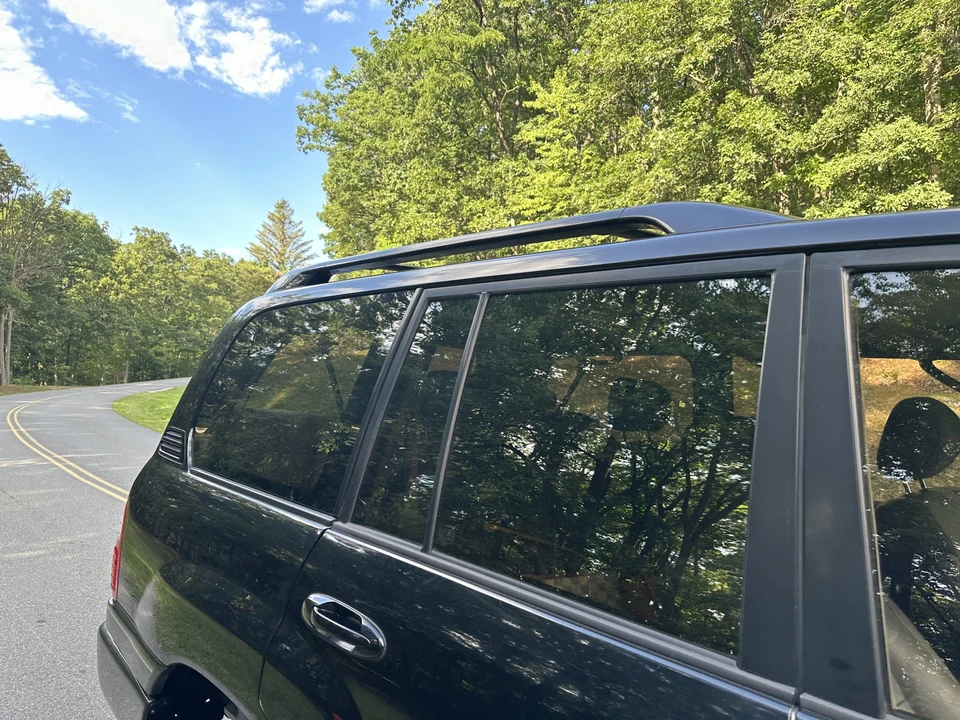 2003 Lexus LX 2nd Gen - Image 29 of 31