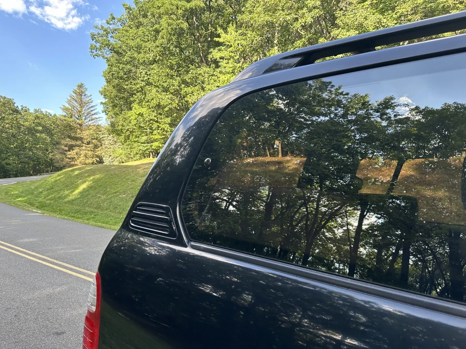 2003 Lexus LX 2nd Gen - Image 28 of 31