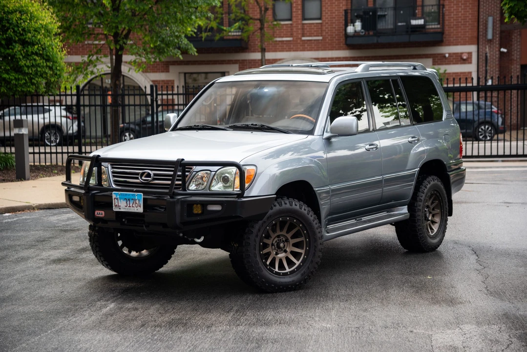 2003 Lexus LX 2nd Gen - Image 3 of 31