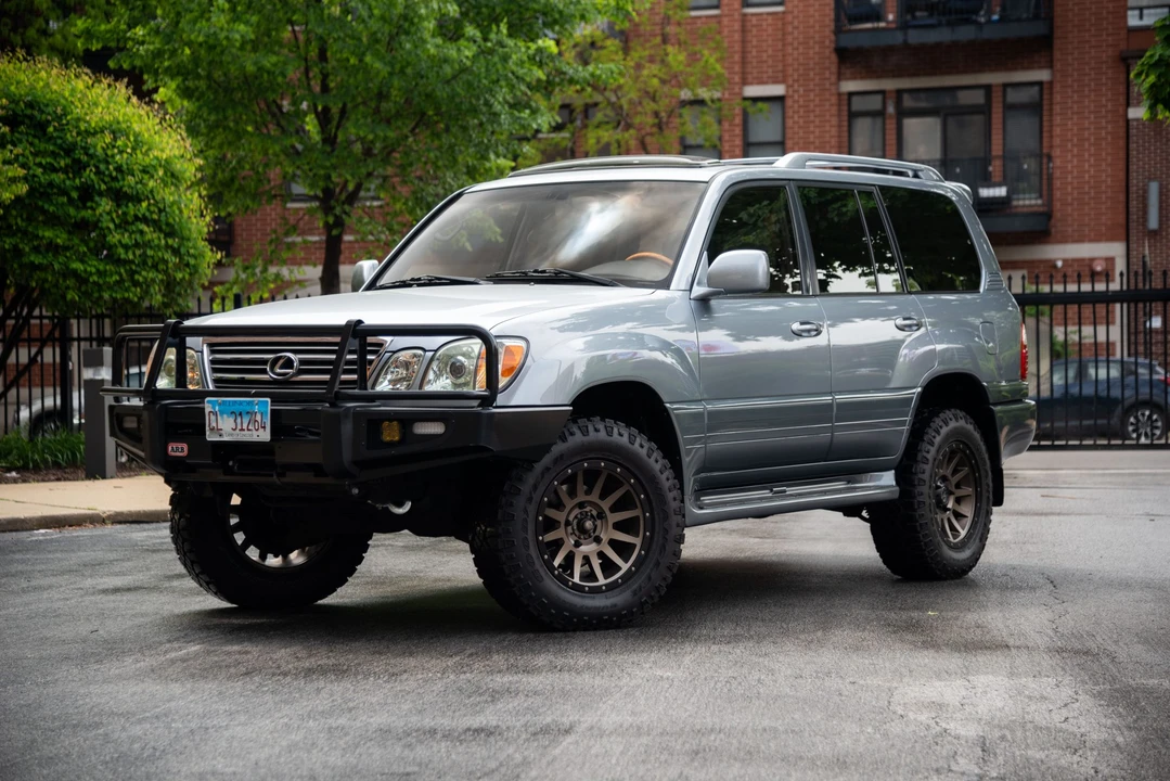 2003 Lexus LX 2nd Gen - Image 2 of 31