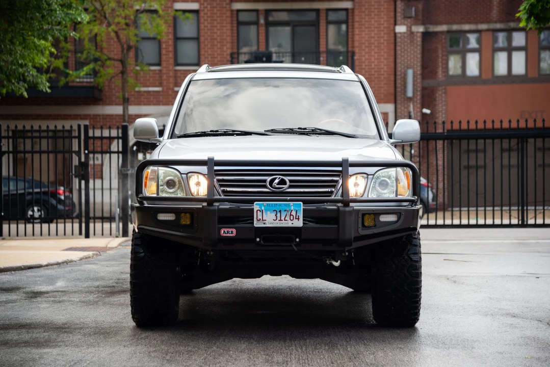 2003 Lexus LX 2nd Gen - Image 6 of 31