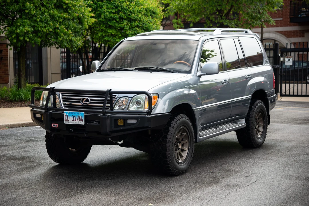 2003 Lexus LX 2nd Gen - Image 4 of 31