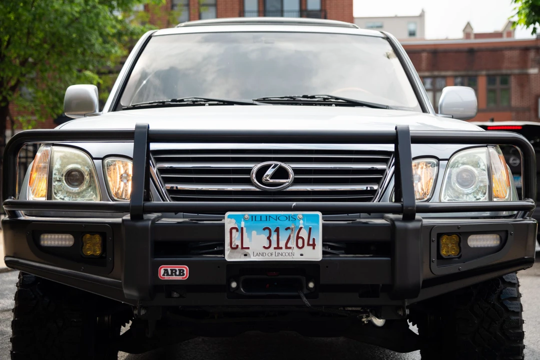 2003 Lexus LX 2nd Gen - Image 26 of 31