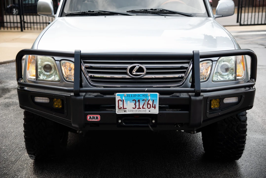 2003 Lexus LX 2nd Gen - Image 27 of 31
