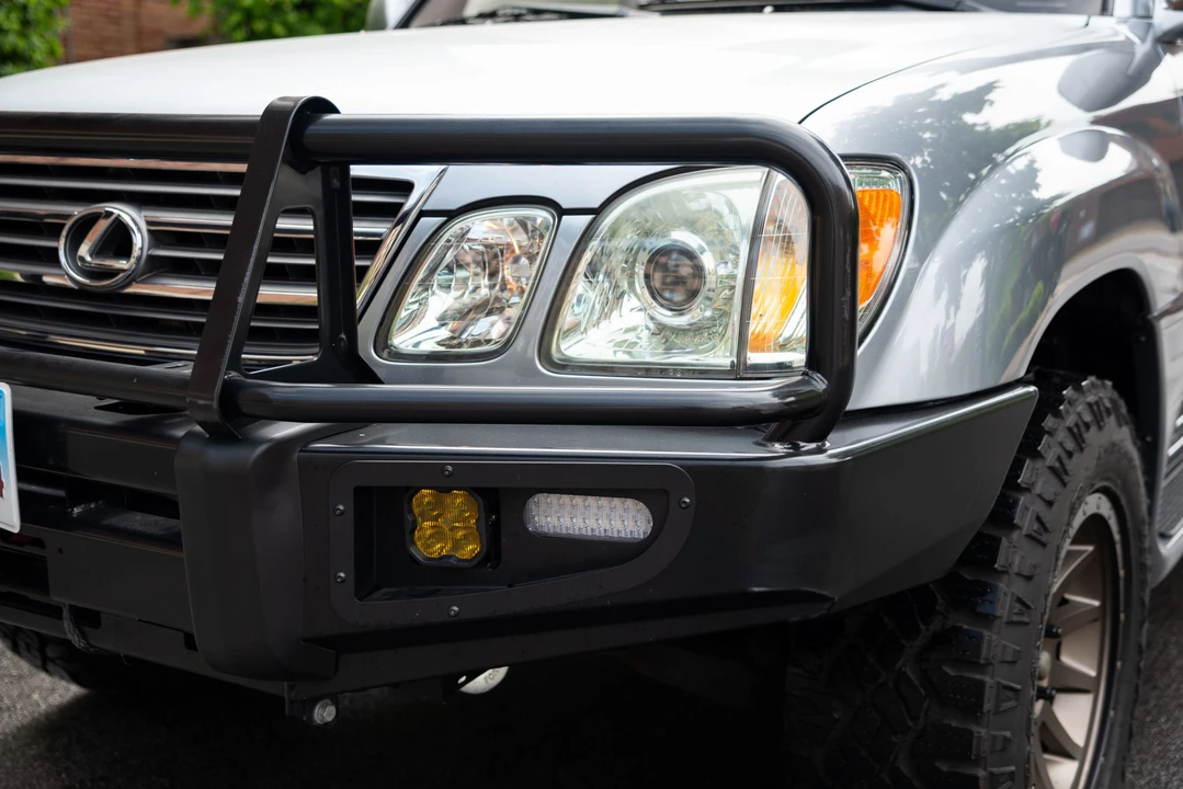 2003 Lexus LX 2nd Gen - Image 29 of 31