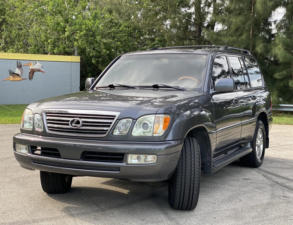 2003 Lexus LX 2nd Gen - Image 2 of 31