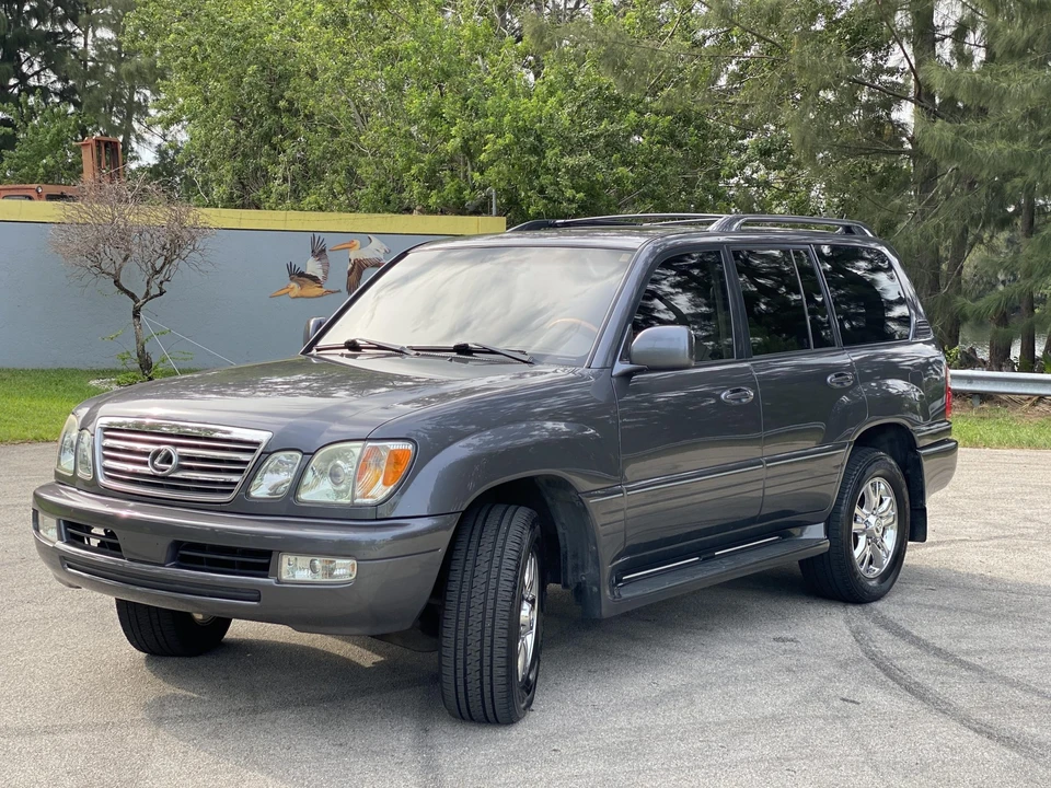 2003 Lexus LX 2nd Gen - Image 3 of 31