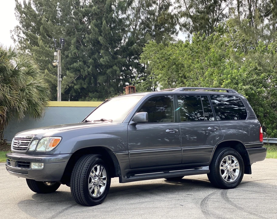 2003 Lexus LX 2nd Gen - Image 5 of 31