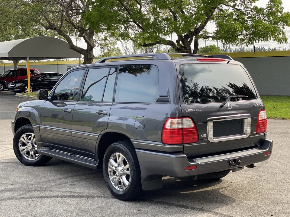 2003 Lexus LX 2nd Gen - Image 8 of 31