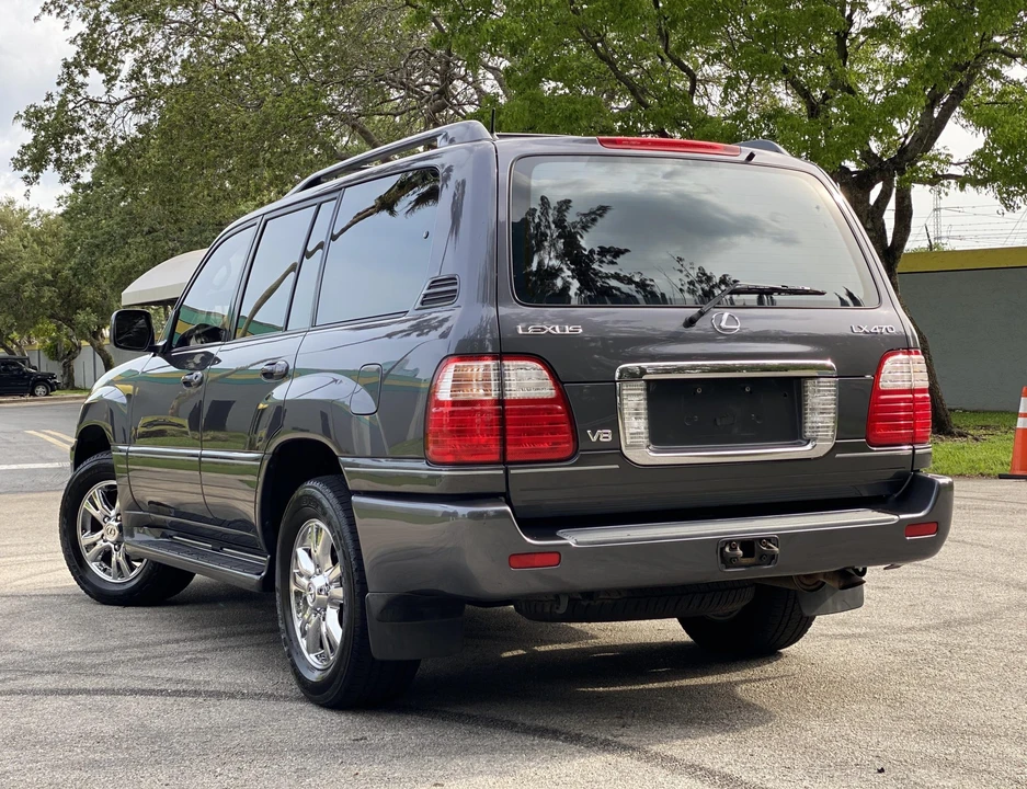2003 Lexus LX 2nd Gen - Image 10 of 31