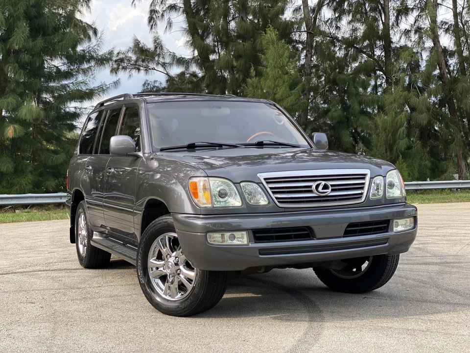 2003 Lexus LX 2nd Gen - Image 20 of 31